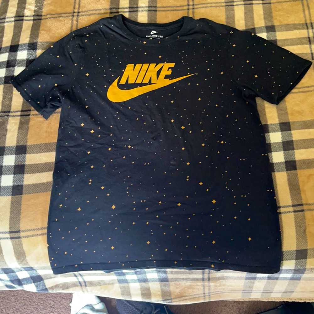 🔥🔥Nike Shirt🔥🔥